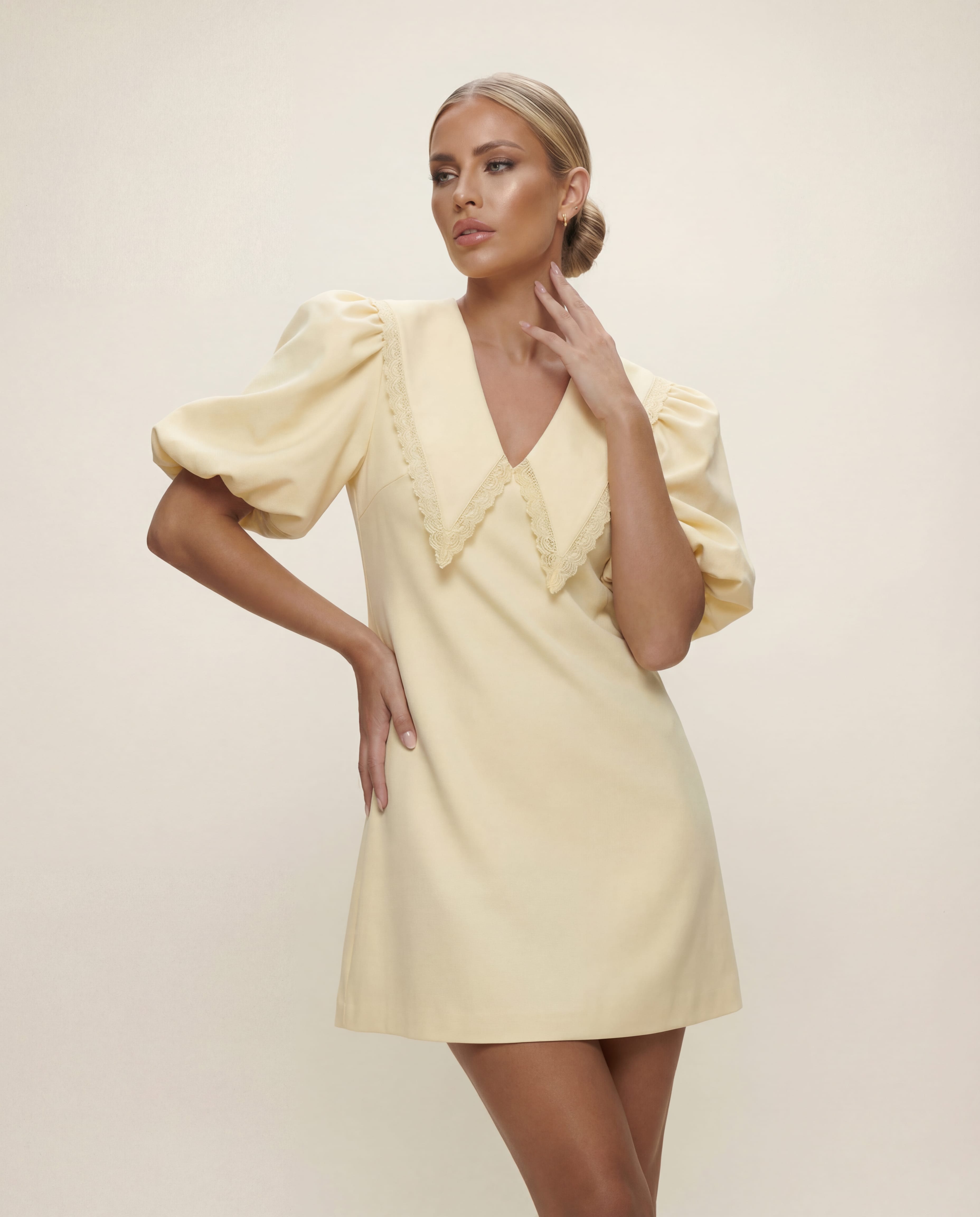 Cloud Wear ALICE - Sukienka Mini z Kołnierzem i Bufiastymi Rękawami