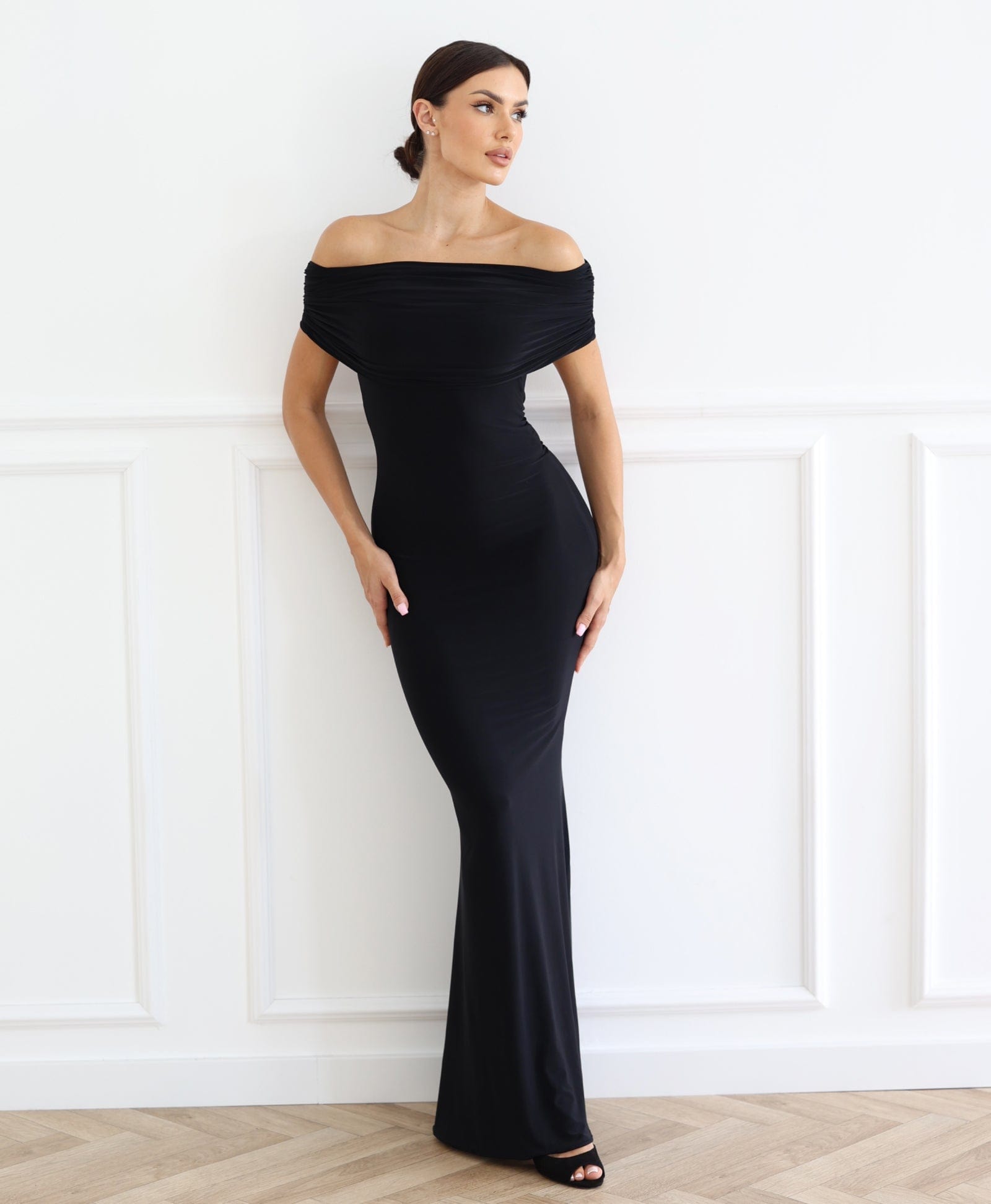 Cloud Wear LIVIA - Długa Elegancka Sukienka Hiszpanka z Odkrytymi Plecami Czarny
