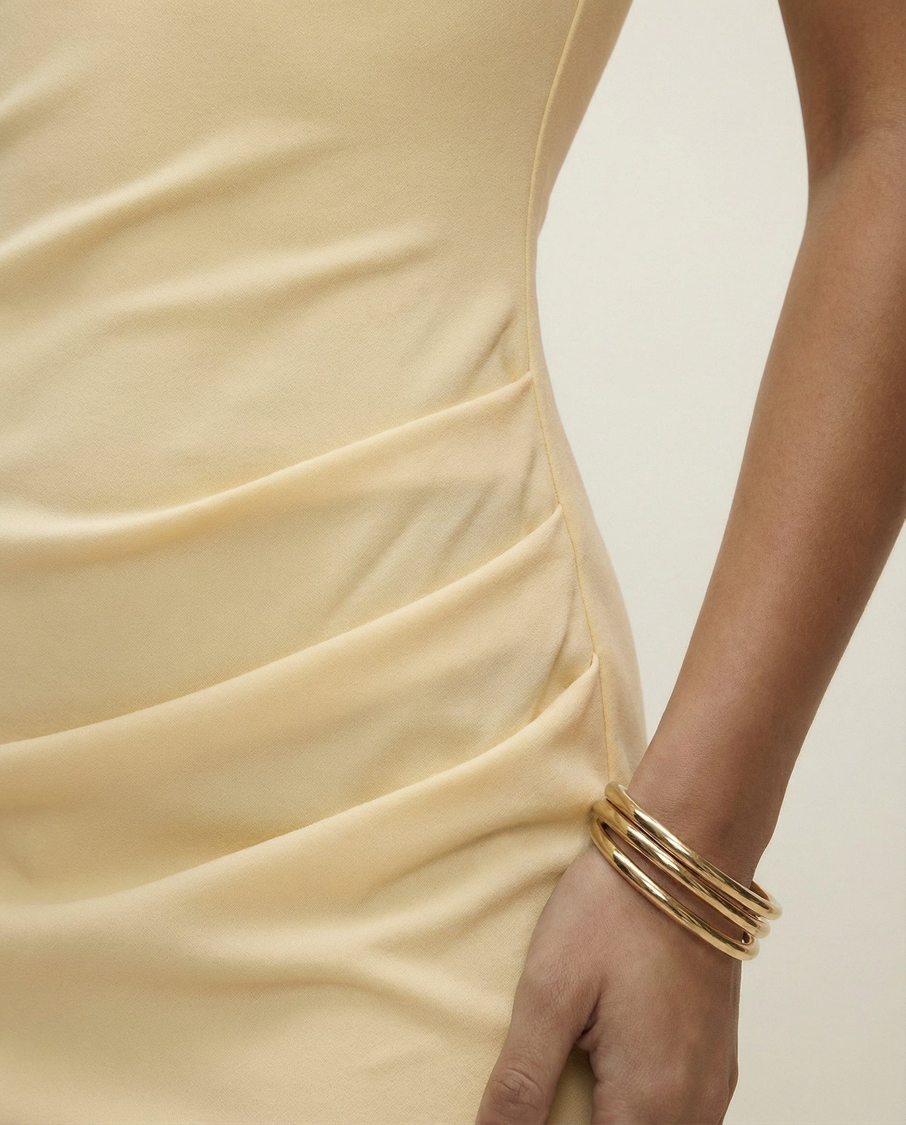 Cloud Wear CELINE - Asymetryczna Sukienka Midi z Rozcięciem na Udo Żółty